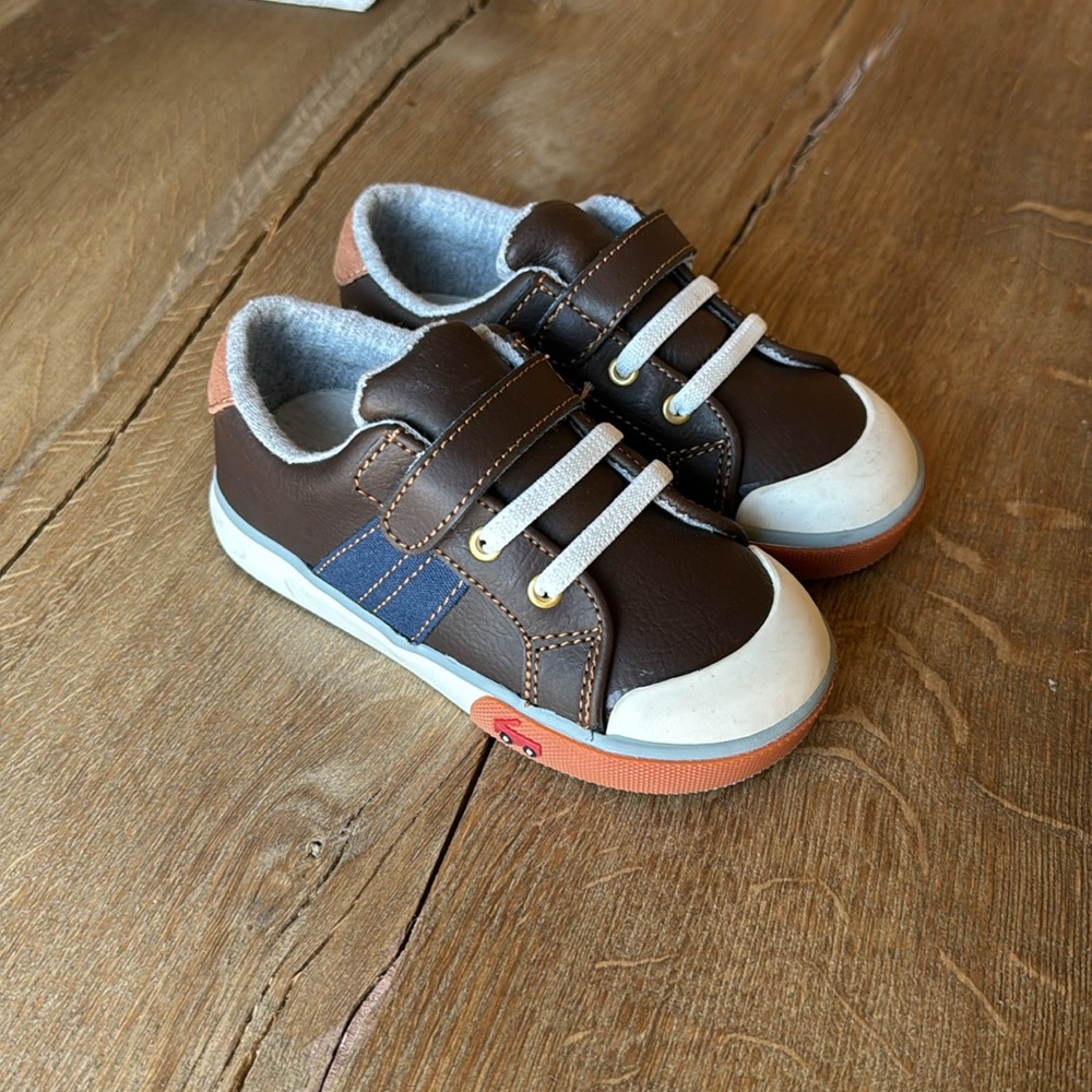 See Kai Run boys Lucci brown leather size 9